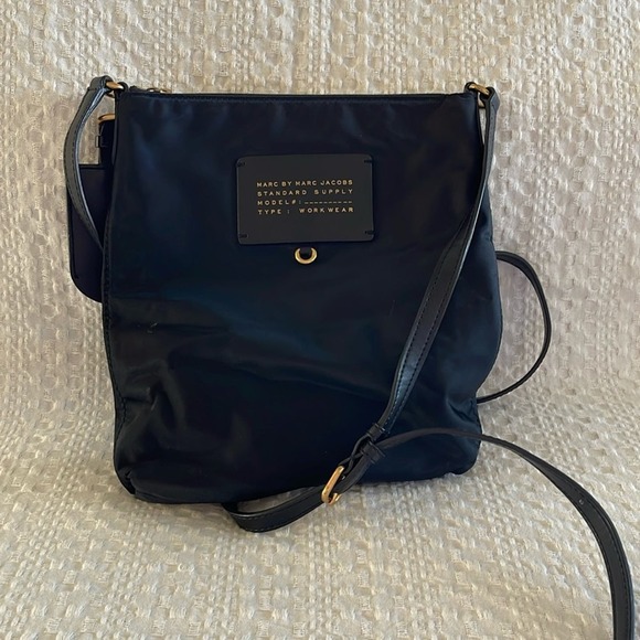 Marc by Marc Jacobs Sia Crossbody EUC - Picture 1 of 8